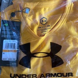 Underamour sweat wicking trains tee “mens small”
